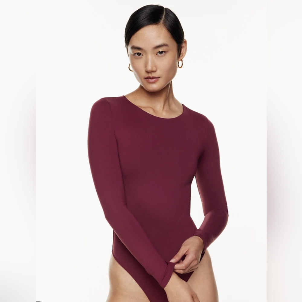 Babaton Aritzia Contour bodysuit- small- Grapevine